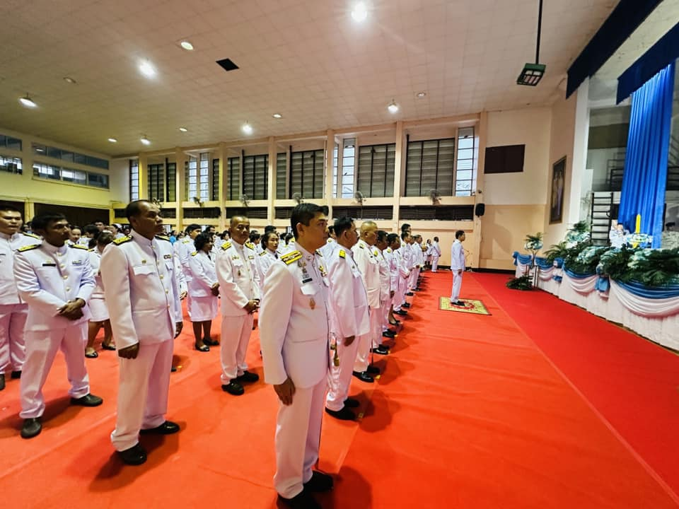 พิธีถวายเครื่องราชสักการะและวางพานพุ่ม และพิธีจุดเทียนถวายพระพรชัยมงคล เพื่อเฉลิมพระเกียรติสมเด็จพระนางเจ้าสิริกิติ์ พระบรมราชินีนาถ พระบรมราชชนนีพันปีหลวง