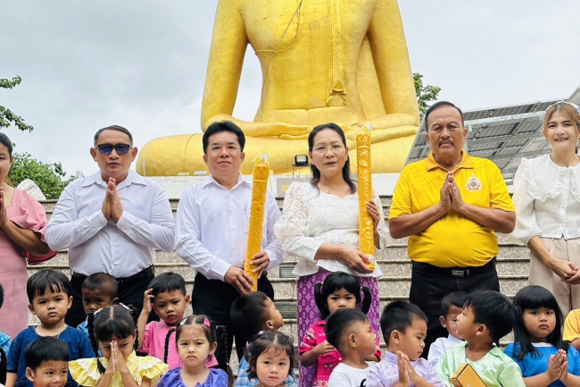 ศูนย์พัฒนาเด็กเล็กเทศบาลตำบลไทรโยง-ไชยวาลถวายเทียนพรรษา ณ วัดป่าหิมพานต์