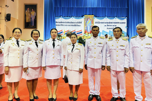 พิธีถวายเครื่องราชสักการะและวางพานพุ่ม และพิธีจุดเทียนถวายพระพรชัยมงคล เพื่อเฉลิมพระเกียรติสมเด็จพระนางเจ้าสิริกิติ์ พระบรมราชินีนาถ พระบรมราชชนนีพันปีหลวง