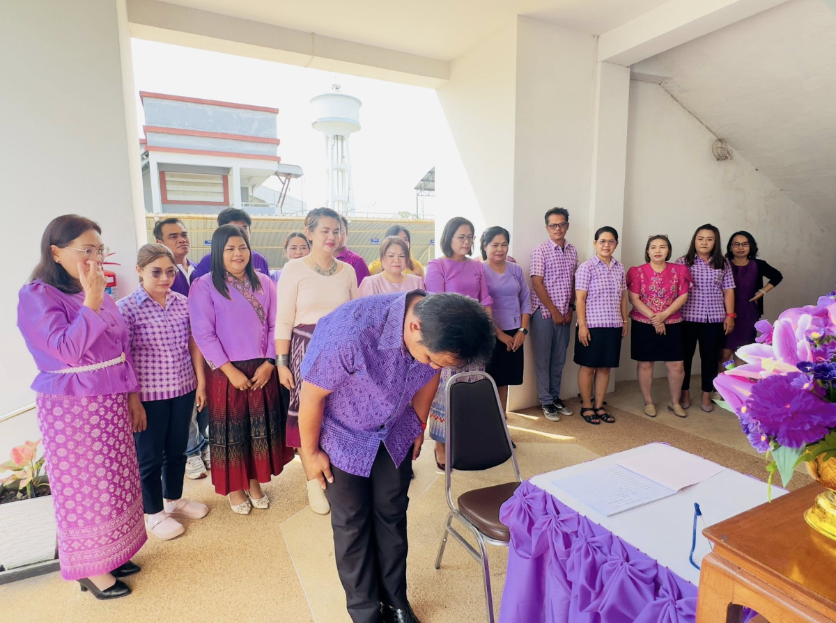 เทศบาลตำบลไทรโยง-ไชยวาล นำโดยนางสาวสุดใจ ศรีระกิ่ง ปลัดเทศบาล ปฏิบัติหน้าที่นายกเทศมนตรีตำบลไทรโยง-ไชยวาล พร้อมด้วยข้าราชการ พนักงานเจ้าหน้าที่เทศบาลฯ ร่วมลงนามถวายพระพรชัยมงคล สมเด็จพระนางเจ้าฯ พระบรมราชินี เนื่องในโอกาสวันเฉลิมพระชนมพรรษา วันที่ 3 มิถุนายน 2568