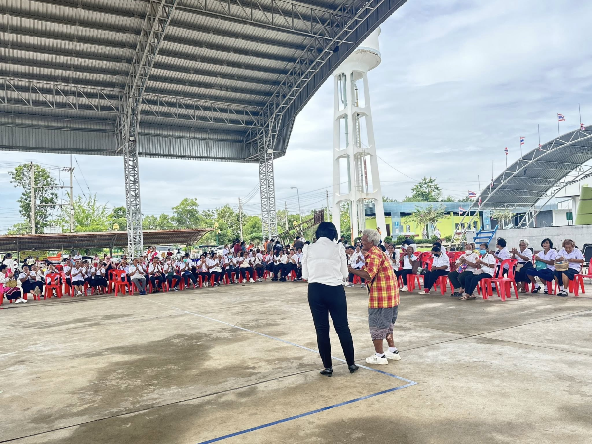 เทศบาลตำบลไทรโยง-ไชยวาล ได้จัดโครงการพัฒนาคุณภาพชีวิตผู้สูงอายุ ประจำปี 2568 โดยมีนายสุรัน จันทร์สง่า นายกเทศมนตรีตำบลไทรโยง-ไชยวาล เป็นประธานเปิดโครงการพัฒนาคุณภาพชีวิตผู้สูงอายุ พร้อมด้วยคณะผู้บริหาร สมาชิกสภาเทศบาล ปลัดเทศบาล รองปลัดเทศบาล ผู้อำนวยการกองคลัง ผู้อำนวยการกองสาธารณสุขฯ พนักงานเจ้าหน้าที่เทศบาลและนักเรียนผู้สูงอายุ ร่วมต้อนรับคณะองค์การบริหารส่วนตำบลประสุข อำเภอชุมพวง ที่ได้เดินทางมาศึกษาดูงานเกี่ยวกับการจัดกิจกรรมโรงเรียนผู้สูงอายุ