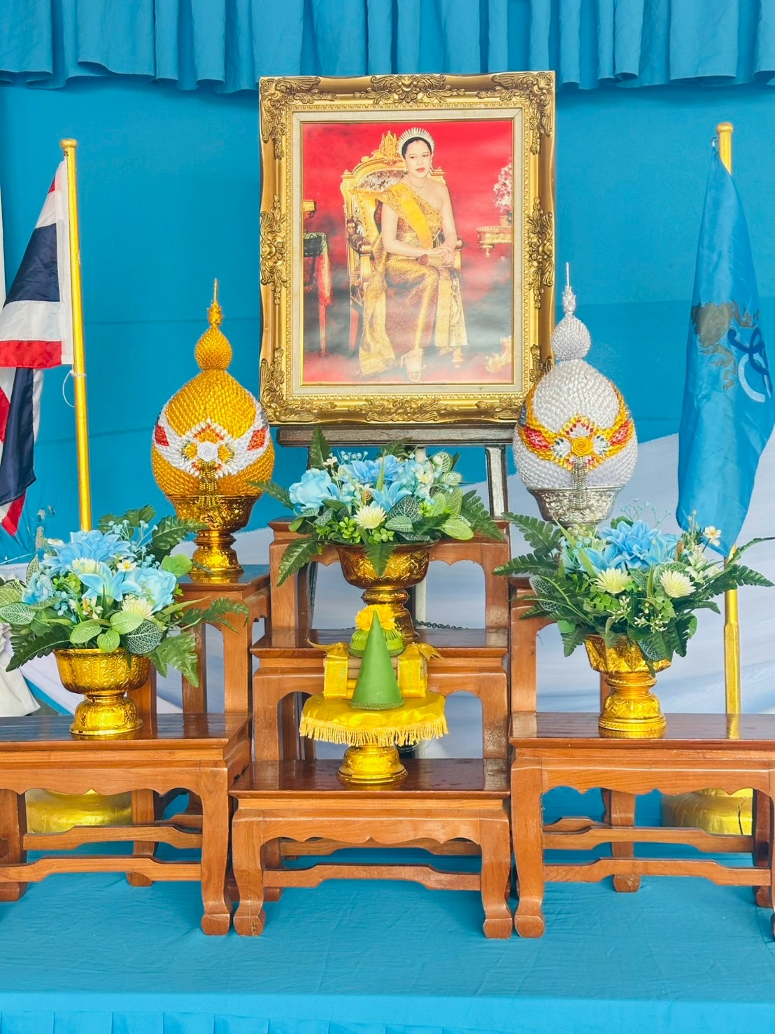 ศูนย์พัฒนาเด็กเล็กเทศบาลตำบลไทรโยง-ไชยวาล ได้จัดโครงการกิจกรรมพัฒนาคุณภาพผู้เรียน (กิจกรรมคุณธรรม จริยธรรม) ประจำปีงบประมาณ 2568 "กิจกรรมวันแม่แห่งชาติ" โดยมีนายเพิ่มพล พึ่งกิ่ง รองนายกเทศมนตรีตำบลไทรโยง-ไชยวาล ให้เกียรติมาเป็นประธานในพิธีเปิดโครงการ ฯ