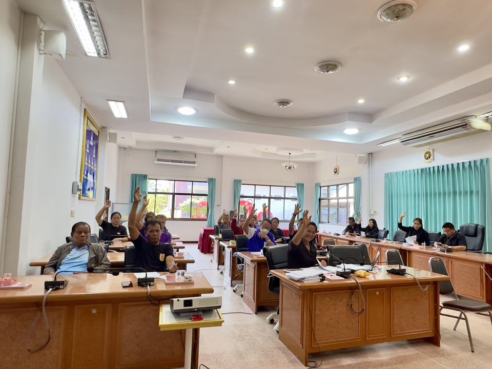 วันที่ 12 พฤศจิกายน 2568 เวลา 09.30 น.  นำโดยนายสุรัน จันทร์สง่า นายกเทศมนตรีตำบลไทรโยง-ไชยวาล เป็นประธานการประชุมคณะกรรมการกองทุนหลักประกันสุขภาพระดับท้องถิ่นหรือพื้นที่ เทศบาลตำบลไทรโยง-ไชยวาล ครั้งที่ 1/2569