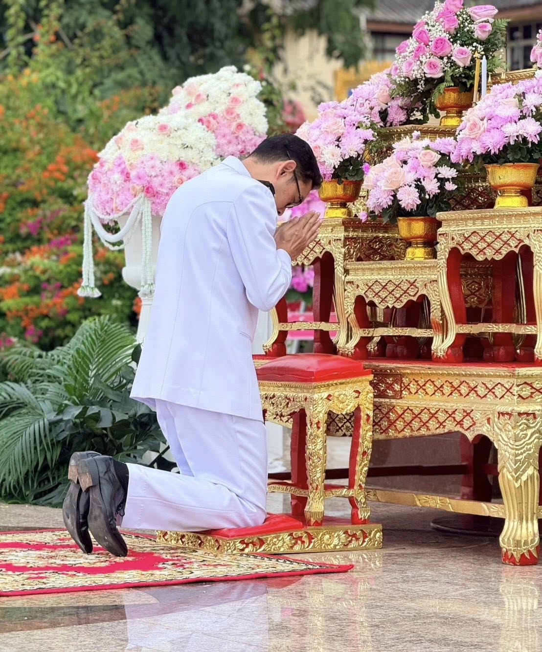 ทศบาลตำบลไทรโยง-ไชยวาล นำโดยนายสุรัน จันทร์สง่า นายกเทศมนตรีตำบลไทรโยง-ไชยวาล พร้อมด้วยคณะผู้บริหาร สมาชิกสภาเทศบาล ข้าราชการ ผู้ใหญ่บ้าน และพนักงานเจ้าหน้าที่เทศบาล ร่วมพิธีวางพวงมาลาถวายราชสักการะ เพื่อระลึกถึงพระมหากรุณาธิคุณ “ เนื่องในวันปิยมหาราช 23 ตุลาคม ”