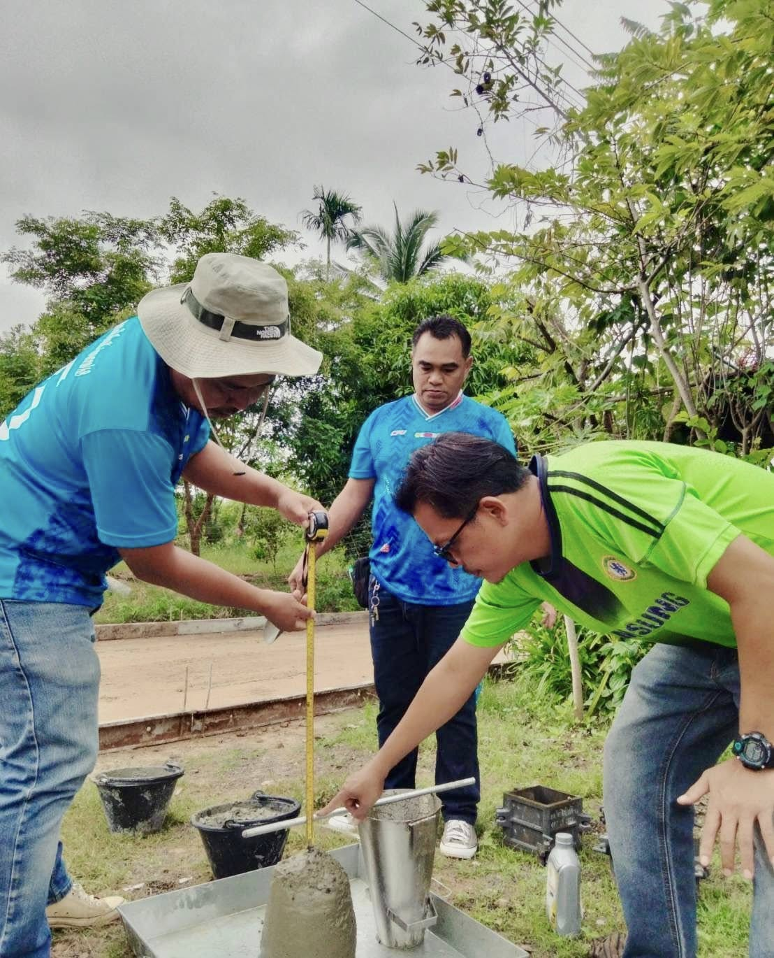 เทศบาลตำบลไทรโยง-ไชยวาล นำโดยนายสุรัน จันทร์สง่า นายกเทศมนตรีฯ พร้อมด้วยคณะผู้บริหาร และพนักงานเจ้าหน้าที่เทศบาลฯ ลงพื้นที่ร่วมตรวจสอบการดำเนินงานโครงการปรับปรุงถนนคอนกรีตเสริมเหล็ก สายแสนสุข 7