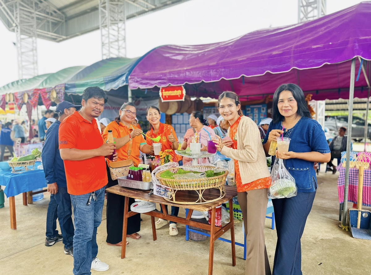 นที่ 18 กันยายน 2568 เวลา 09.30 น. เทศบาลตำบลไทรโยง-ไชยวาล นำโดยนายสุรัน จันทร์สง่า นายกเทศมนตรีตำบลไทรโยง-ไชยวาล พร้อมด้วยคณะผู้บริหาร สมาชิกสภาเทศบาล ปลัดเทศบาล รองปลัดเทศบาล หัวหน้าสำนักปลัดเทศบาล หัวหน้าส่วนราชการ และพนักงานเจ้าหน้าที่เทศบาล ได้จัดกิจกรรมโครงการสร้างสุขภาพดี สิ่งแวดล้อมดี ตามวิถีคนเทศบาลไทรโยง-ไชยวาล ประจำปีงบประมาณ 2568