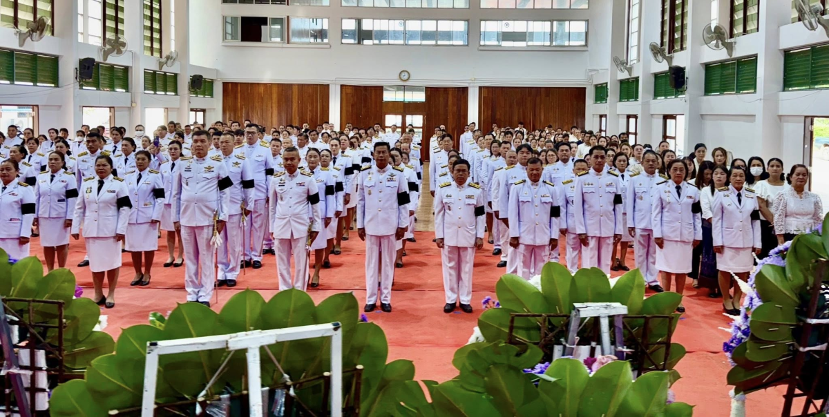 วันที่ 25 พฤศจิกายน 2568 เวลา 08.00 น. เทศบาลตำบลไทรโยง-ไชยวาล นำโดยนายไพฑูรย์ หัสครบุรี รองนายกเทศมนตรีตำบลไทรโยง-ไชยวาล พร้อมด้วยผู้บริหาร สมาชิกสภาเทศบาลฯ รองปลัดเทศบาลฯ และหัวหน้าส่วนราชการ เข้าร่วมกิจกรรมเฉลิมพระเกียรติพระบาทสมเด็จพระมงกุฎเกล้าเจ้าอยู่หัว เนื่องในโอกาสวันคล้ายวันสวรรคตครบ 100 ปี และกิจกรรมเฉลิมพระเกียรติสมเด็จพระเจ้าภคินีเธอ เจ้าฟ้าเพชรรัตนราชสุดา สิริโสภาพัณณวดี เนื่องในโอกาสวันคล้ายวันประสูติครบ 100 ปี