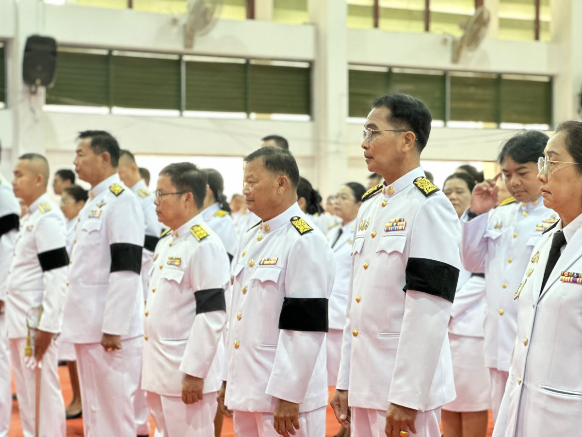 วันที่ 25 พฤศจิกายน 2568 เวลา 08.00 น. เทศบาลตำบลไทรโยง-ไชยวาล นำโดยนายไพฑูรย์ หัสครบุรี รองนายกเทศมนตรีตำบลไทรโยง-ไชยวาล พร้อมด้วยผู้บริหาร สมาชิกสภาเทศบาลฯ รองปลัดเทศบาลฯ และหัวหน้าส่วนราชการ เข้าร่วมกิจกรรมเฉลิมพระเกียรติพระบาทสมเด็จพระมงกุฎเกล้าเจ้าอยู่หัว เนื่องในโอกาสวันคล้ายวันสวรรคตครบ 100 ปี และกิจกรรมเฉลิมพระเกียรติสมเด็จพระเจ้าภคินีเธอ เจ้าฟ้าเพชรรัตนราชสุดา สิริโสภาพัณณวดี เนื่องในโอกาสวันคล้ายวันประสูติครบ 100 ปี