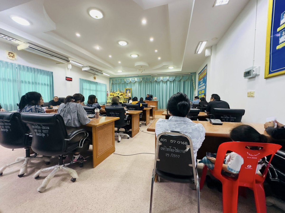 นายสุรัน จันทร์สง่า นายกเทศมนตรีตำบลไทรโยง-ไชยวาล พร้อมด้วยคณะผู้บริหาร ปลัดเทศบาล รองปลัดเทศบาล หัวหน้าส่วนราชการ พนักงานและเจ้าหน้าที่เทศบาลฯ เข้าร่วมประชุมประจำเดือนธันวาคม