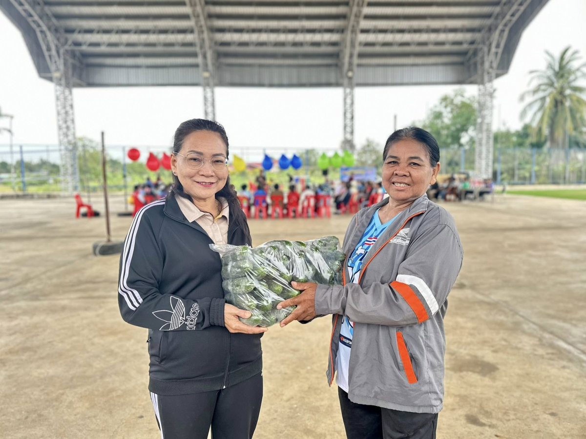 เทศบาลตำบลไทรโยง-ไชยวาล นำโดยนายสุรัน จันทร์สง่า นายกเทศมนตรีฯ พร้อมด้วยคณะผู้บริหาร ประธานสภาเทศบาล สมาชิกสภาเทศบาล ปลัดเทศบาล รองปลัดเทศบาล หัวหน้าสำนักปลัดเทศบาล ผู้อำนวยการกองคลัง ผู้อำนวยการกองสาธารณะสุขฯ และพนักเจ้าหน้าที่เทศบาลฯ ร่วมดำเนินกิจกรรม ส่งเสริมสุขภาพร่างกาย ขยับกายสบายชีวี ตามโครงการพัฒนาคุณภาพชีวิตผู้สูงอายุ ประจำปี 2569