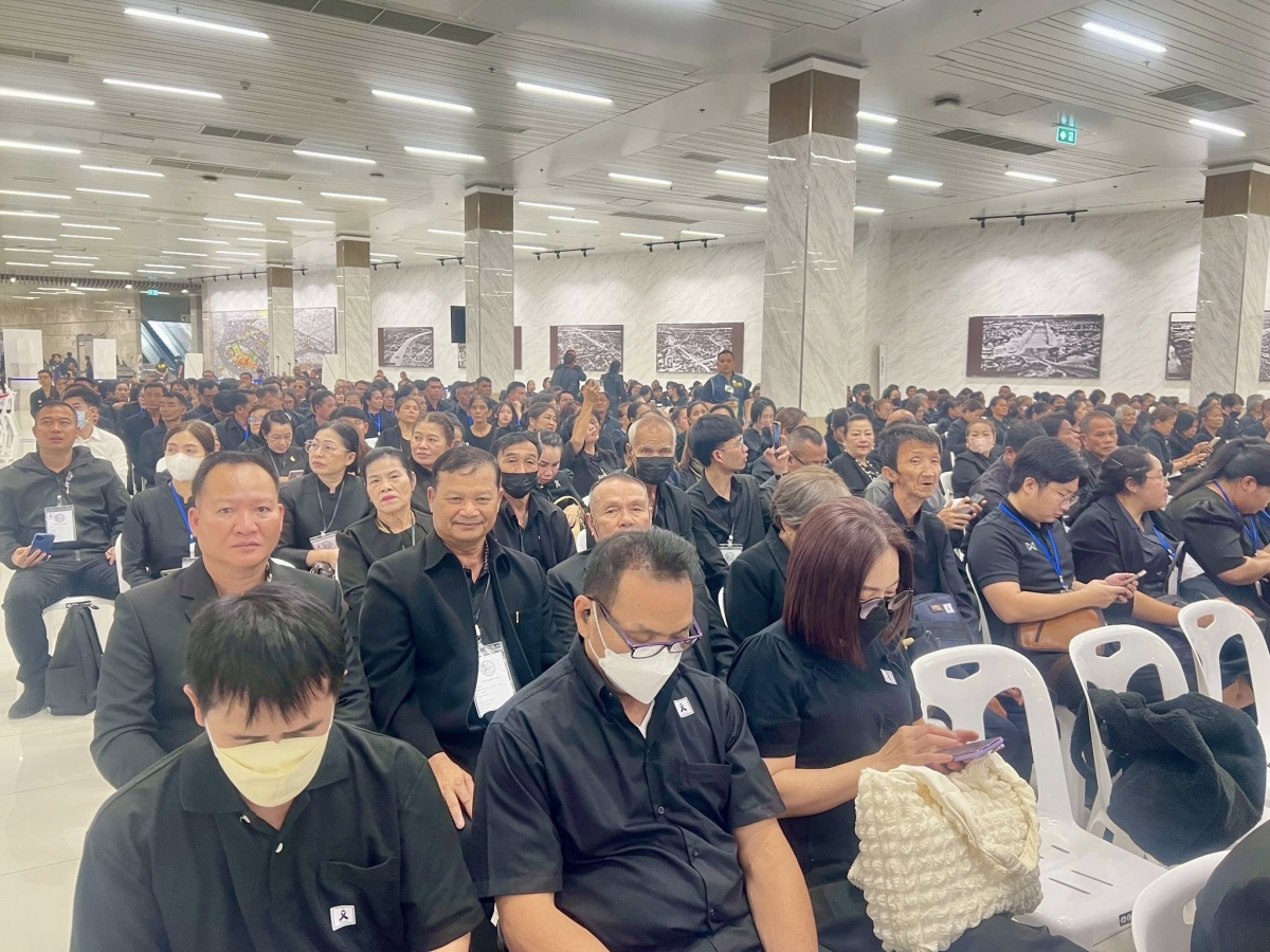 เทศบาลตำบลไทรโยง-ไชยวาล ภายใต้การนำของนายสุรัน จันทร์สง่า นายกเทศมนตรีฯ มอบหมายให้นายไพฑูรย์ หัสครบุรี รองนายกเทศมนตรี ฯ พร้อมด้วยผู้บริหาร สมาชิกสภาเทศบาล ปลัดเทศบาล และประชาชน เข้าร่วมในพิธีการเดินทางของประชาชนอำเภอครบุรี ในการเข้ากราบถวายบังคมพระบรมศพ สมเด็จพระนางเจ้าสิริกิติ์ พระบรมราชินีนาถ พระบรมราชชนนีพันปีหลวง ณ พระที่นั่งดุสิตมหาปราสาท พระบรมมหาราชวัง