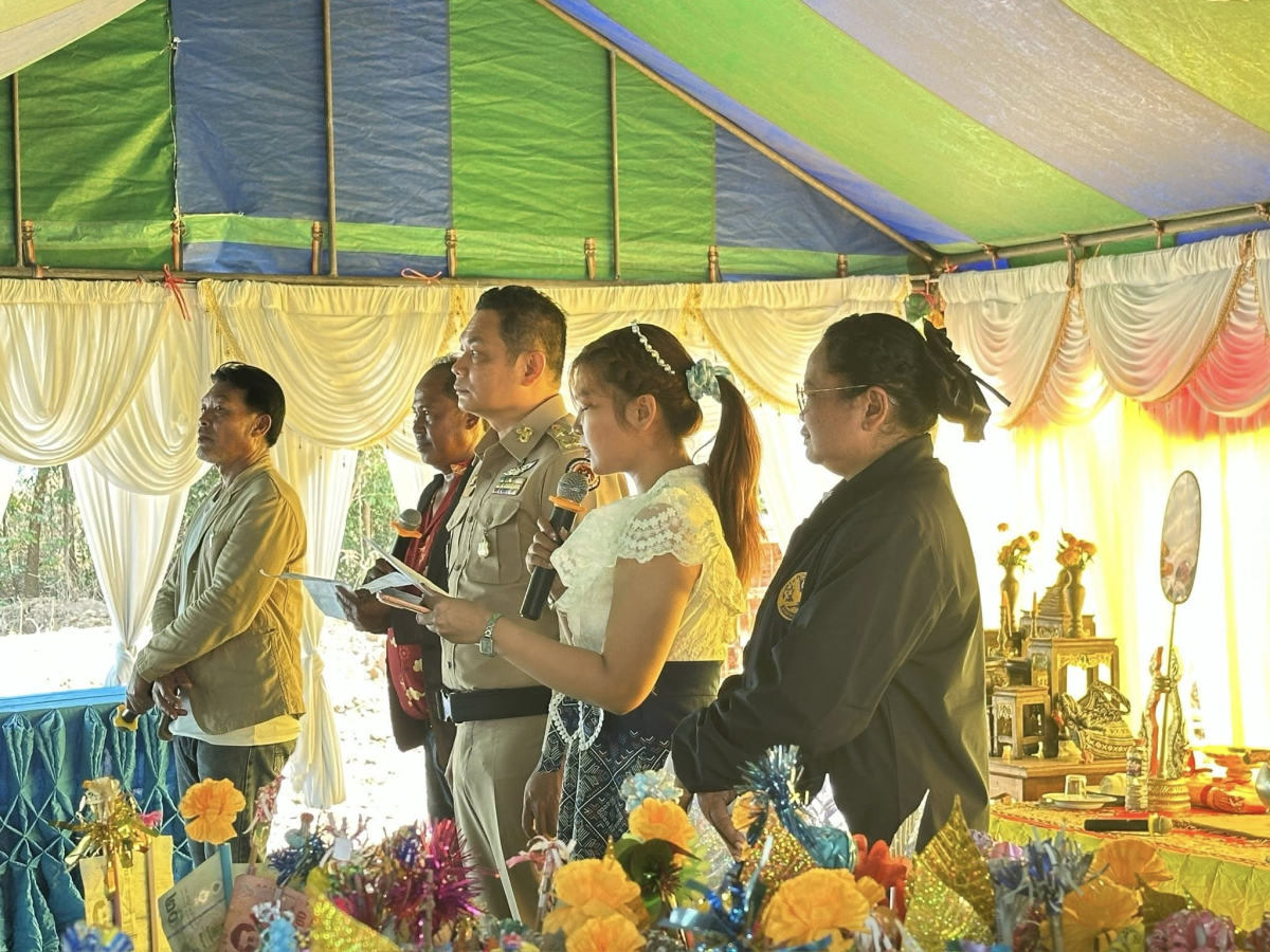 นทร์สง่า นายกเทศมนตรีตำบลไทรโยง-ไชยวาล พร้อมด้วยคณะผู้บริหาร สมาชิกสภาเทศบาล ปลัดเทศบาล หัวหน้าส่วนราชการ ร่วมเป็นเจ้าภาพทอดผ้าป่าสามัคคี เพื่อก่อสร้างศาลาประชาคมและหอกระจายข่าว โดยมีนายปริวาส ชัยเลิศ นายอำเภอครบุรี มาเป็นประธานในพิธี ฯ ร่วมกับนายชัยวัฒน์ ชู้กระโทก รองนายกองค์การบริหารส่วนจังหวัดนครราชสีมา