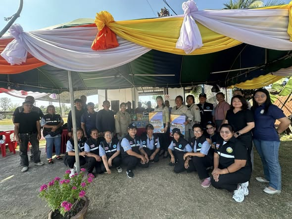 นายสุรัน จันทร์สง่า นายกเทศมนตรีตำบลไทรโยง-ไชยวาล พร้อมด้วยคณะผู้บริหาร สมาชิกสภาเทศบาล ปลัดเทศบาล หัวหน้าส่วนราชการ ออกตรวจเยี่ยมเจ้าหน้าที่ อปพร. อสม. และพนักงานเทศบาล ณ จุดบริการประชาชน ในการปฏิบัติหน้าที่ ในช่วงเทศกาลปีใหม่ 2569