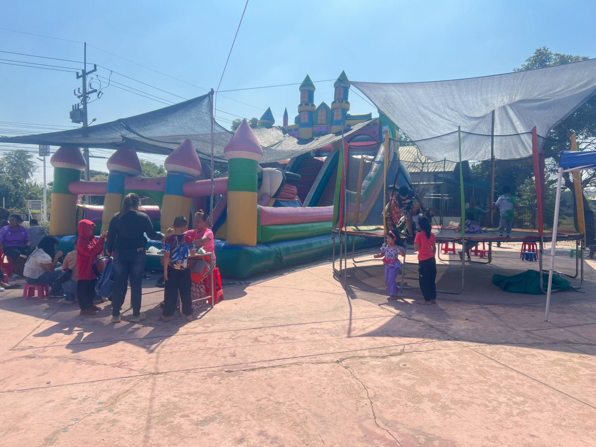 เทศบาลตำบลไทรโยง-ไชยวาล นำโดยนายสุรัน จันทร์สง่า นายกเทศมนตรีตำบลไทรโยง-ไชยวาล พร้อมด้วยคณะผู้บริหาร สมาชิกสภาเทศบาล ปลัดเทศบาล รองปลัดเทศบาล หัวหน้าส่วนราชการ พนักงานและเจ้าหน้าที่เทศบาล ได้จัดงานวันเด็กแห่งชาติ ประจำปี 2569