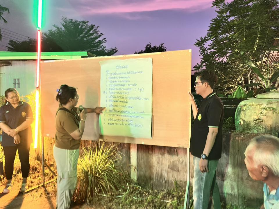 นาย สุรัน จันทร์สง่า นายกเทศมนตรีตำบลไทรโยง-ไชยวาล เป็นประธานในการประชุมประชาคมหมู่บ้านและชุมชน เพื่อจัดทำแผนพัฒนาท้องถิ่น ประจำปีงบประมาณ 2569 เพื่อการทบทวนแผนพัฒนาท้องถิ่น (พ.ศ.2566-2570) พร้อมทั้งจัดทำแผนพัฒนาท้องถิ่น (พ.ศ.2571-2575) และประชุมเพื่อสร้างความรู้ความเข้าใจให้กับประชาชน เกี่ยวกับหลักและเหตุผลของกระทรวงกำหนดค่าธรรมเนียมและยกเว้นค่าธรรมเนียมเกี่ยวกับการสิ่งปฏิกูลและขยะมูลฝอย พ.ศ. 2567 ณ ที่ทำการผู้ใหญ่บ้านหมู่ที่ 3