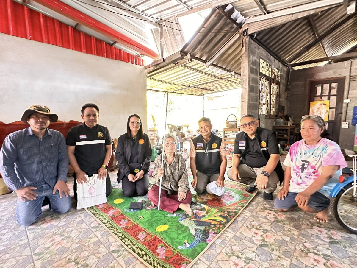 เทศบาลตำบลไทรโยง-ไชยวาล ภายใต้การนำของ นายสุรัน จันทร์สง่า นายกเทศมนตรีตำบลไทรโยง-ไชยวาล มอบหมายให้นายไพฑูรย์ หัสครบุรี รองนายกเทศมนตรีฯ พร้อมด้วยจ่าเอกสมโภชน์ อินทรงรัมย์ รองปลัดเทศบาลฯ นางเรณู นาคหนองหาญ หัวหน้าสำนักปลัดเทศบาลฯ และเจ้าหน้าที่งานสวัสดิการสังคม ร่วมมอบไม้เท้าขาวให้คนพิการทางการเห็นในเขตพื้นที่เทศบาลฯ ที่สมควรได้รับการช่วยเหลือต่อการดำเนินชีวิตประจำวันที่ดียิ่งขึ้น จำนวน 7 ราย