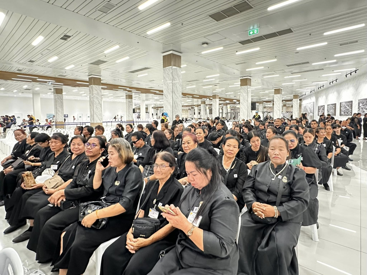 เทศบาลตำบลไทรโยง-ไชยวาล นำโดยนายสุรัน จันทร์สง่า นายกเทศมนตรีฯ พร้อมด้วยคณะผู้บริหาร สมาชิกสภาเทศบาล รองปลัดเทศบาล หัวหน้าส่วนราชการ พนักงานเทศบาล ผู้นำท้องทึ่ ผู้นำชุมชน และประชาชนในเขตพื้นที่เทศบาลตำบลไทรโยง-ไชยวาล เข้าร่วมกิจกรรม “การเดินทางเข้ากราบถวายบังคมพระบรมศพ สมเด็จพระนางเจ้าสิริกิติ์ พระบรมราชินีนาถ พระบรมราชชนนีพันปีหลวง” ประจำปี 2569