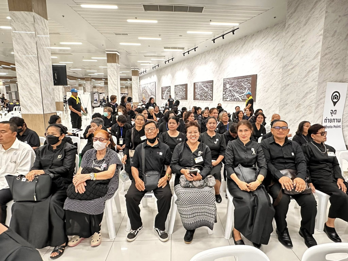 เทศบาลตำบลไทรโยง-ไชยวาล นำโดยนายสุรัน จันทร์สง่า นายกเทศมนตรีฯ พร้อมด้วยคณะผู้บริหาร สมาชิกสภาเทศบาล รองปลัดเทศบาล หัวหน้าส่วนราชการ พนักงานเทศบาล ผู้นำท้องทึ่ ผู้นำชุมชน และประชาชนในเขตพื้นที่เทศบาลตำบลไทรโยง-ไชยวาล เข้าร่วมกิจกรรม “การเดินทางเข้ากราบถวายบังคมพระบรมศพ สมเด็จพระนางเจ้าสิริกิติ์ พระบรมราชินีนาถ พระบรมราชชนนีพันปีหลวง” ประจำปี 2569