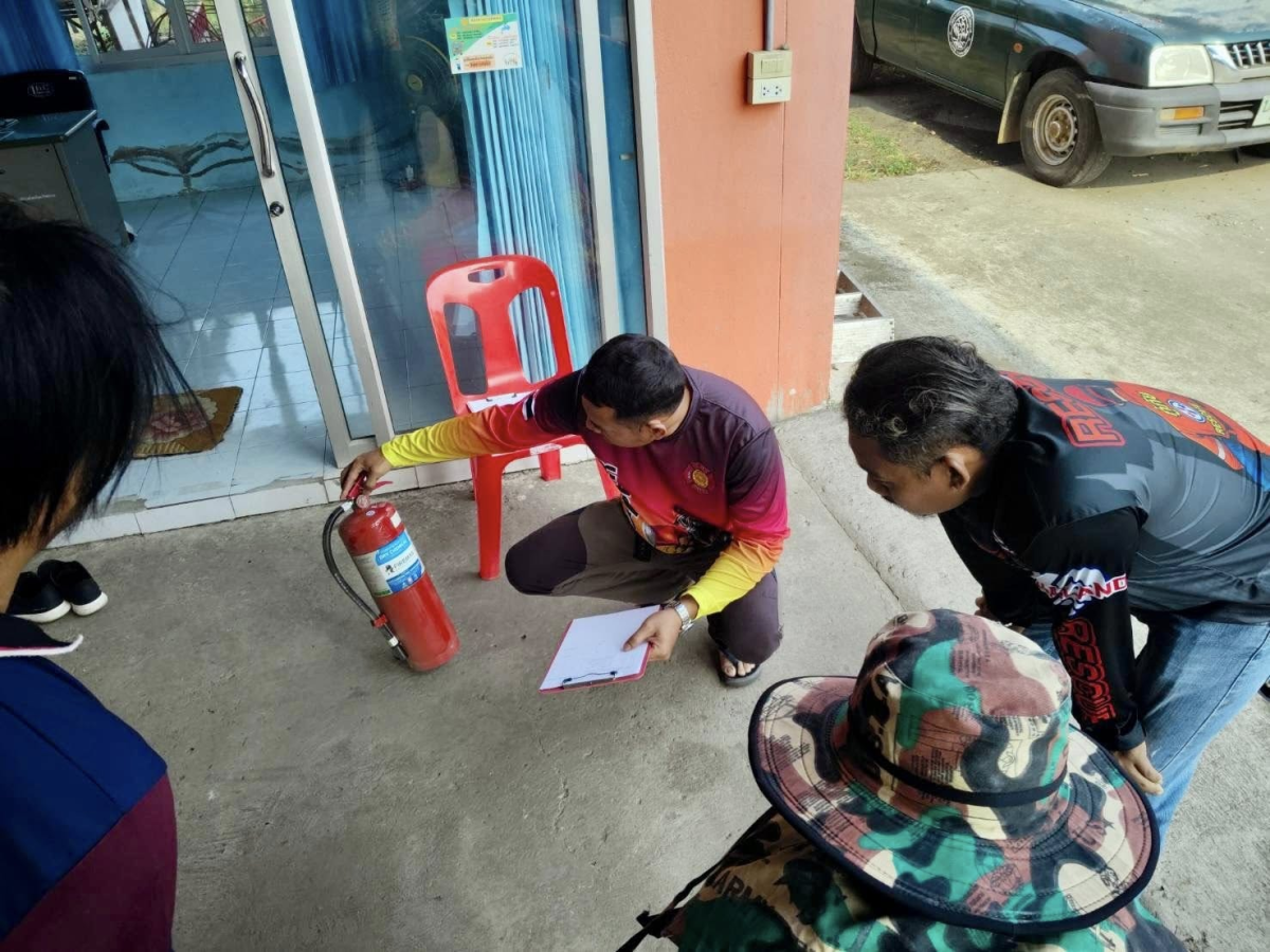 เทศบาลตำบลไทรโยง-ไชยวาล ภายใต้การนำของนายสุรัน จันทร์สง่า นายกเทศมนตรีตำบลไทรโยง-ไชยวาล มอบหมายให้เจ้าหน้าที่กองช่าง เจ้าหน้าที่กองสาธารณสุขฯ และเจ้าหน้าที่งานป้องกันฯ เพื่อดำเนินงานตามภารกิจที่เกี่ยวข้อง พร้อมทั้งดำเนินงานตามคำร้องขอความช่วยเหลือของพ่อ แม่ พี่น้อง ประชาชนในเขตพื้นที่เทศบาลฯ