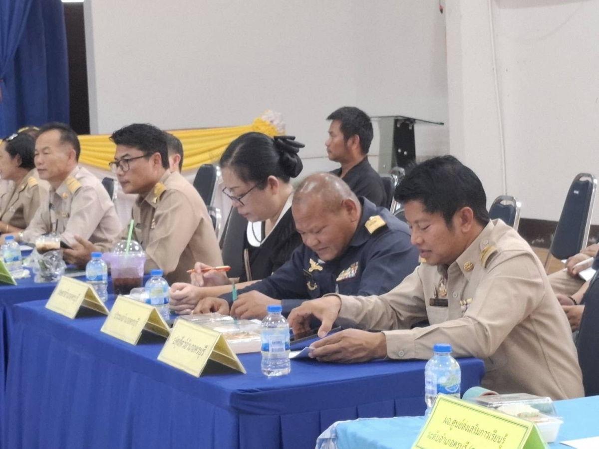 นายไพฑูรย์ หัสครบุรี รองนายกเทศมนตรีตำบลไทรโยง-ไชยวาล ได้รับมอบหมายจากนายสุรัน จันทร์สง่า นายกเทศมนตรีตำบลไทรโยง-ไชยวาล พร้อมด้วยนางสาวสุดใจ ศรีระกิ่ง ปลัดเทศบาล เข้าร่วมประชุมหัวหน้าส่วนราชการ ประจำเดือนมีนาคม 2569