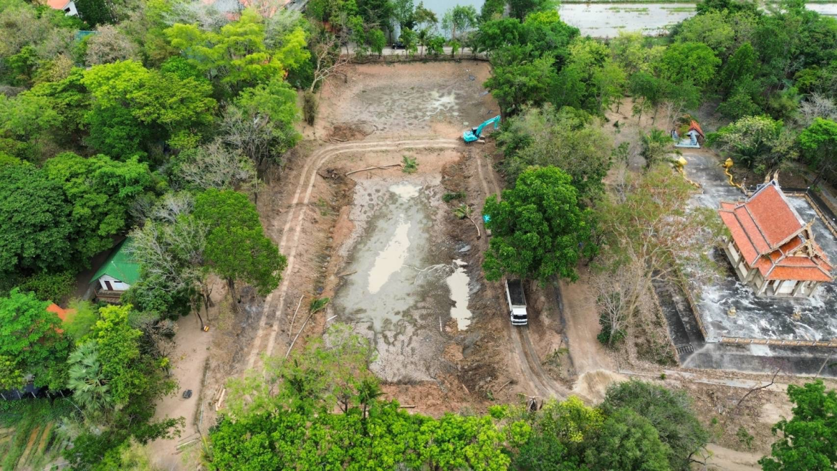 นายสุรัน จันทร์สง่า นายกเทศมนตรีตำบลไทรโยง-ไชยวาล พร้อมด้วยผู้บริหาร สมาชิกสภาเทศบาล ปลัดเทศบาล รองปลัดเทศบาล รักษาการผอ.กองช่าง ร่วมกับเจ้าหน้าที่สำนักงานพัฒนาภาค 5 หน่วยบัญชาการทหารพัฒนา กองบัญชาการกองทัพไทย ลงพื้นที่ตรวจสอบการดำเนินงานการขุดลอกสระน้ำ เพื่อใช้เป็นแหล่งกักเก็บน้ำของเทศบาลตำบลไทรโยง-ไชยวาล ณ จุดบริเวณสระน้ำวัดป่าหิมพานต์