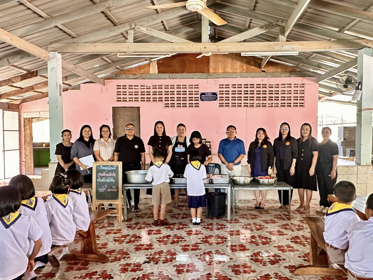 เทศบาลตำบลไทรโยง -ไชยวาล นำโดยนายสุรัน จันทร์สง่า นายกเทศมนตรีตำบลไทรโยง-ไชยวาล พร้อมด้วยจ่าเอกสมโภชน์ อินทรงรัมย์ รองปลัดเทศบาล นางเรณู นาคหนองหาญ หัวหน้าสำนักปลัดเทศบาล และคณะกรรมการติดตามและประเมินผลการดำเนินงานโครงการอาหารกลางวัน ของสถานศึกษาในสังกัดและในพื้นที่เทศบาลตำบลไทรโยง-ไชยวาล ได้ออกตรวจเยี่ยมและตรวจสอบการจัดทำอาหารกลางวันให้กับเด็กนักเรียนในพื้นที่รับผิดชอบประกอบด้วย 1.ศูนย์พัฒนาเด็กเล็กเทศบาลตำบลไทรโยง-ไชยวาล 2.โรงเรียนบ้านไชยวาล 3.โรงเรียนบ้านดอนแสนสุข