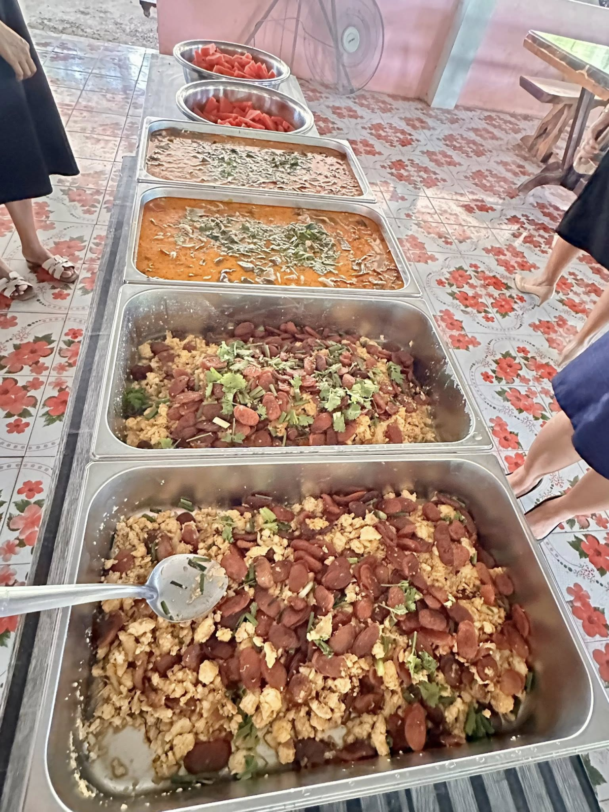 เทศบาลตำบลไทรโยง -ไชยวาล นำโดยนายสุรัน จันทร์สง่า นายกเทศมนตรีตำบลไทรโยง-ไชยวาล พร้อมด้วยจ่าเอกสมโภชน์ อินทรงรัมย์ รองปลัดเทศบาล นางเรณู นาคหนองหาญ หัวหน้าสำนักปลัดเทศบาล และคณะกรรมการติดตามและประเมินผลการดำเนินงานโครงการอาหารกลางวัน ของสถานศึกษาในสังกัดและในพื้นที่เทศบาลตำบลไทรโยง-ไชยวาล ได้ออกตรวจเยี่ยมและตรวจสอบการจัดทำอาหารกลางวันให้กับเด็กนักเรียนในพื้นที่รับผิดชอบประกอบด้วย 1.ศูนย์พัฒนาเด็กเล็กเทศบาลตำบลไทรโยง-ไชยวาล 2.โรงเรียนบ้านไชยวาล 3.โรงเรียนบ้านดอนแสนสุข