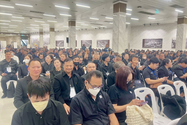 เทศบาลตำบลไทรโยง-ไชยวาล ภายใต้การนำของนายสุรัน จันทร์สง่า นายกเทศมนตรีฯ มอบหมายให้นายไพฑูรย์ หัสครบุรี รองนายกเทศมนตรี ฯ พร้อมด้วยผู้บริหาร สมาชิกสภาเทศบาล ปลัดเทศบาล และประชาชน เข้าร่วมในพิธีการเดินทางของประชาชนอำเภอครบุรี ในการเข้ากราบถวายบังคมพระบรมศพ สมเด็จพระนางเจ้าสิริกิติ์ พระบรมราชินีนาถ พระบรมราชชนนีพันปีหลวง ณ พระที่นั่งดุสิตมหาปราสาท พระบรมมหาราชวัง