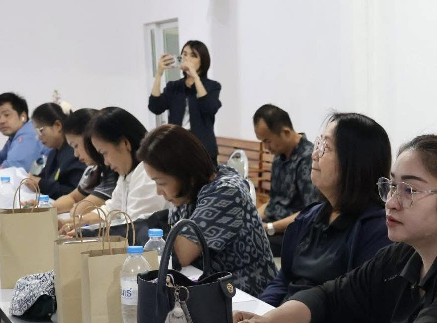 นางสาวสุดใจ ศรีระกิ่ง ปลัดเทศบาลตำบลไทรโยง-ไชยวาล ได้รับมอบหมายจากนายสุรัน จันทร์สง่า นายกเทศมนตรีตำบลไทรโยง-ไชยวาล เข้าร่วมการประชุมโครงการพัฒนาเครือข่ายขับเคลื่อนการดำเนินงานพัฒนาคุณภาพชีวิตระดับอำเภอ (พชอ.) อำเภอครบุรี