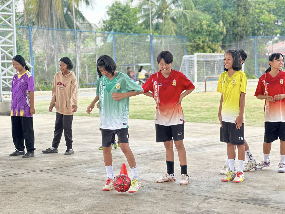 นายสุรัน จันทร์สง่า นายกเทศมนตรีตำบลไทรโยง-ไชยวาล พร้อมด้วยรองนายกเทศมนตรีฯ ปลัดเทศบาล รองปลัดเทศบาล หัวหน้าส่วนราชการ เข้าร่วมในกิจกรรมโครงการส่งเสริมสุขภาพและความสามารถพื้นฐานด้านกีฬาฟุตซอล ในพื้นที่เทศบาลตำบลไทรโยง-ไชยวาล ในระหว่างวันทึ่ 19 - 21 มีนาคม 2569