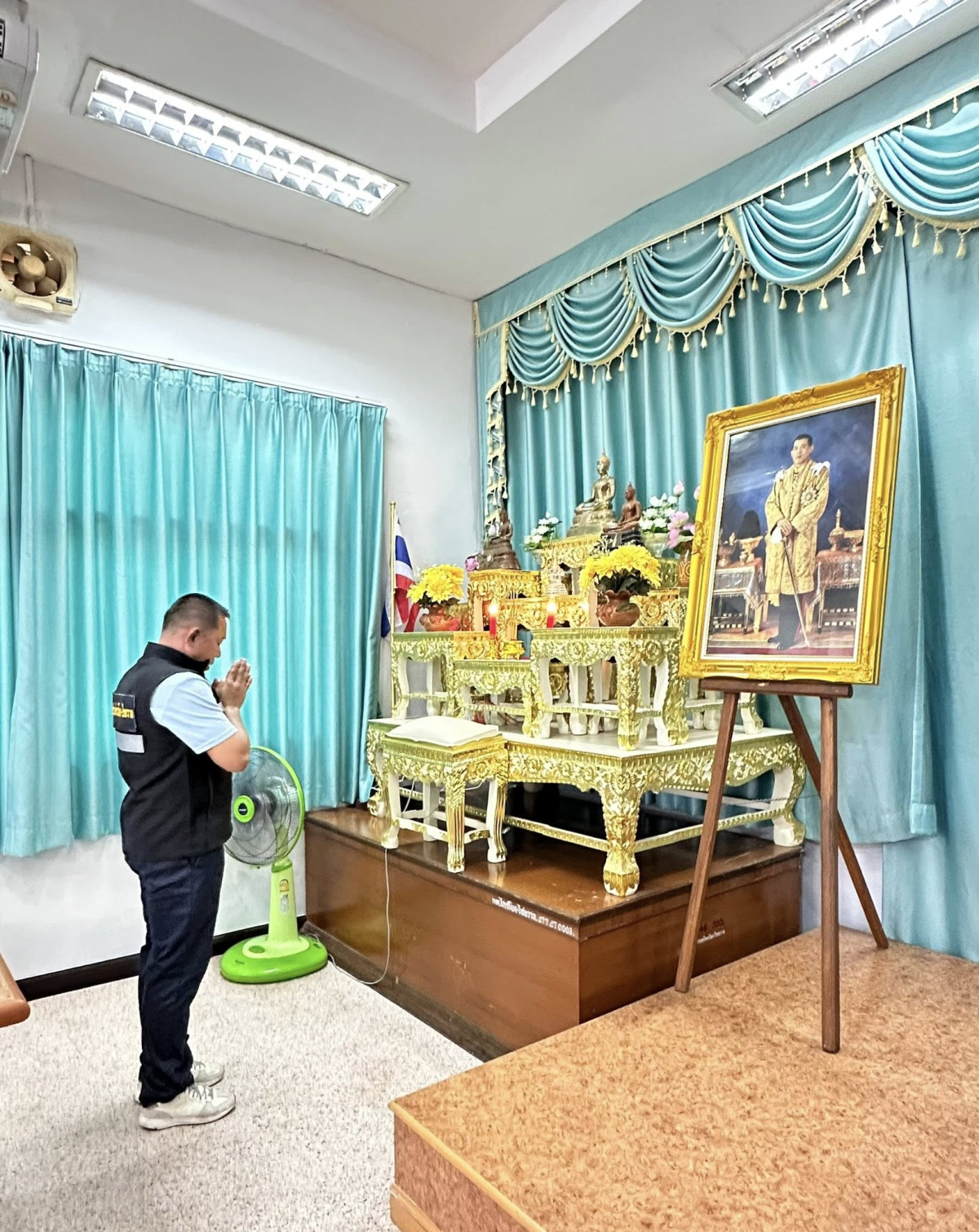 นทร์สง่า นายกเทศมนตรีตำบลไทรโยง-ไชยวาล ในฐานะผู้อำนวยการศูนย์อปพร.ทต.ไทรโยง-ไชยวาล พร้อมด้วยคณะผู้บริหาร สมาชิกสภาเทศบาล ปลัดเทศบาล รองปลัดเทศบาล หัวหน้าส่วนราชการ เจ้าพนักงานป้องกันฯ พนักงานเทศบาล และสมาชิกอาสาสมัครป้องกันภัยฝ่ายพลเรือนเทศบาลตำบลไทรโยง-ไชยวาล เข้าร่วมประชุมและร่วมกิจกรรมวันอาสาสมัครป้องกันภัยฝ่ายพลเรือน (อปพร.) เพื่อเชิดชูความสำคัญของอปพร.