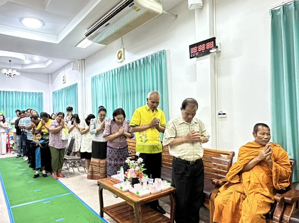นายสุรัน จันทร์สง่า นายกเทศมนตรีตำบลไทรโยง-ไชยวาล เป็นประธานในพิธีมอบอนุบัตร บัณฑิตน้อย ประจำปีการศึกษา 2568