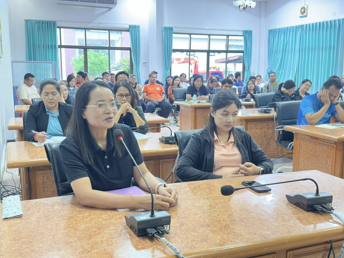 นายสุรัน จันทร์สง่า นายกเทศมนตรีตำบลไทรโยง-ไชยวาล เป็นประธานการประชุมพนักงานฯ
