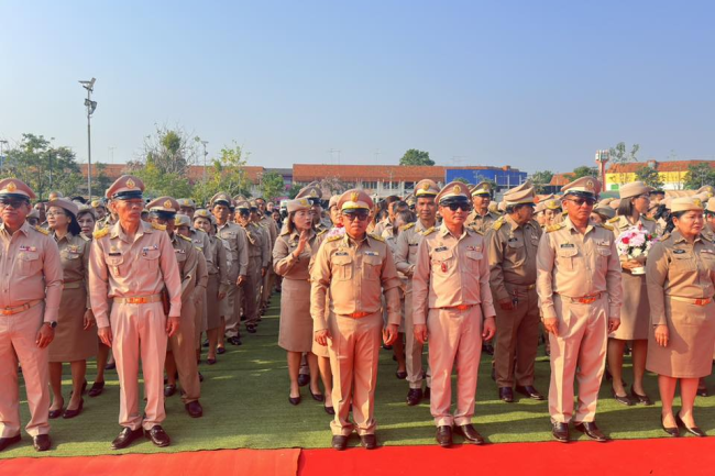 นายสุรัน จันทร์สง่า นายกเทศมนตรีตำบลไทรโยง-ไชยวาล พร้อมด้วยคณะผู้บริหาร สมาชิกสภาเทศบาล และพนักงานเทศบาล ร่วมพิธีถวายสักการะและกล่าวถวายราชสดุดีพระบาทสมเด็จพระจุลจอมเกล้าเจ้าอยู่หัว รัชกาลที่ 5 เนื่องในวันท้องถิ่นไทย